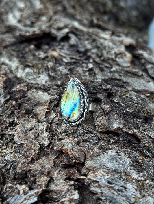 Labradorite Star-backed Ring