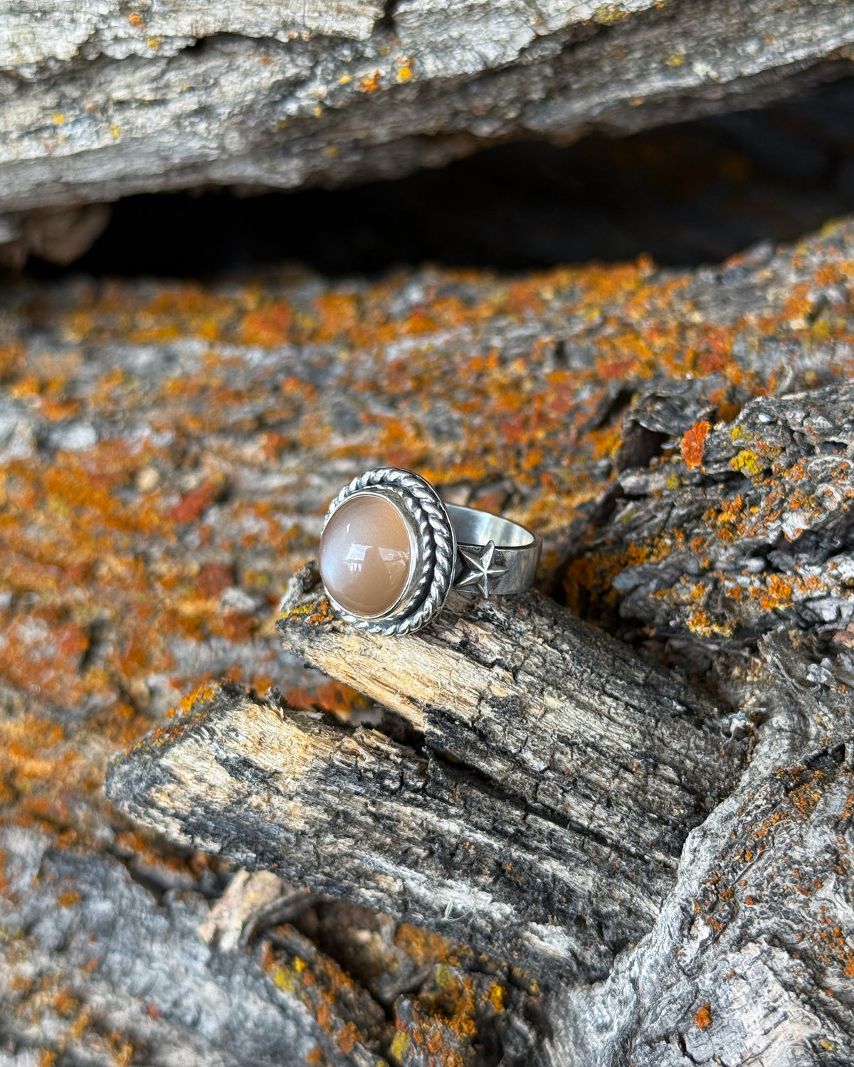 Cats-eye Moonstone Ring